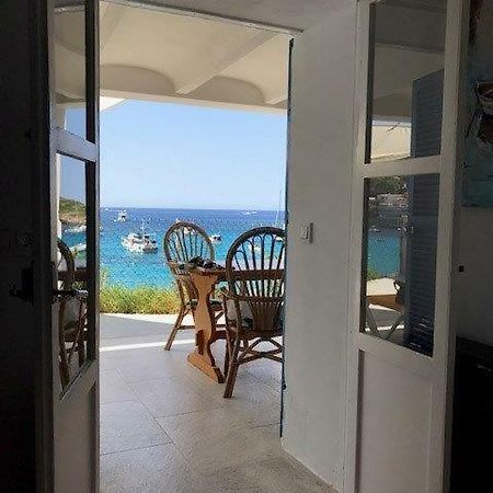 Apartamento Hébergement front de mer Sant Elm Exterior foto
