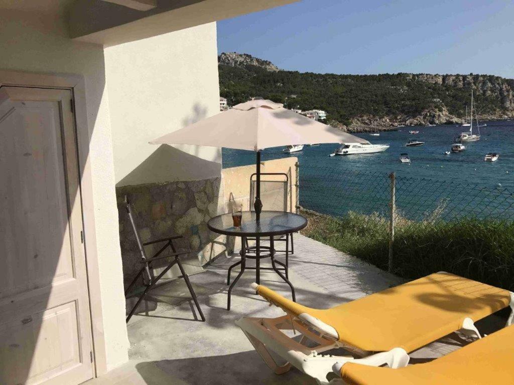 Apartamento Hébergement front de mer Sant Elm Exterior foto